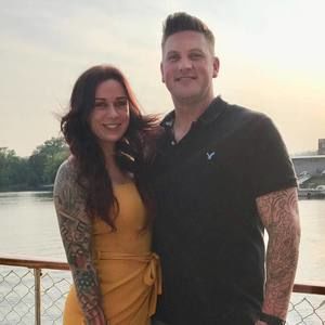 Meet your Posher, Danielle